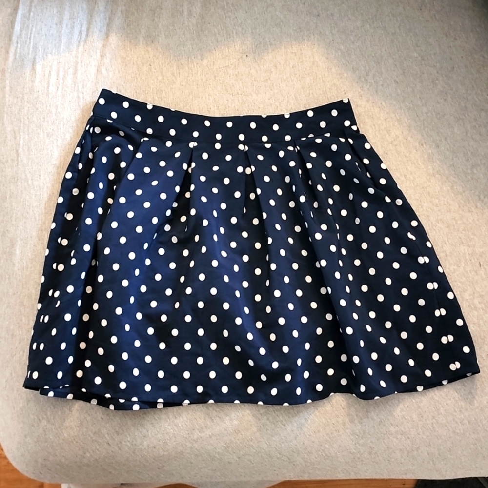 Aeropostale Polka Dot Skirt w/ Zipper